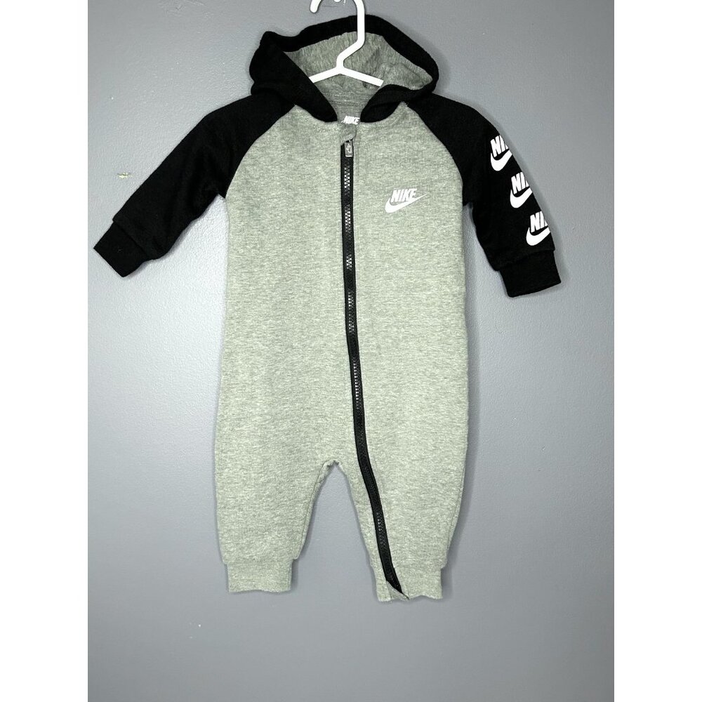 Nike Romper Baby Boys 6M Grey Black‎ Hooded Zip One Piece Swoosh Logo Coverall